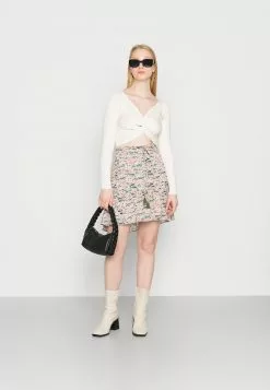 Even&Odd Damen WRAP FRONT JUMPER - Strickpullover - White 8 Even&Odd Damen WRAP FRONT JUMPER - Strickpullover - White -Even Und Odd Verkäufe 027cba75165043f89d43c4207e875c95