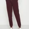 Even&Odd Damen Regular Fit Jogger With Contrast - Jogginghose - Dark Red 2 Even&Odd Damen Regular Fit Jogger With Contrast - Jogginghose - Dark Red -Even Und Odd Verkäufe 0a98e77cd9fa4395a6c803d13ad7f277