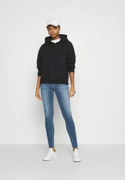 Even&Odd Damen HOODIE LONG WITHOUT DRAWCORD AND POCKET - Kapuzenpullover - Black -Even Und Odd Verkäufe 0e42a1b46b1a45c49a90c600b54b27e4