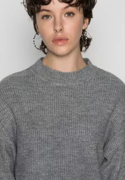 Even&Odd Damen BAT SHAPE MOCK NECK SHORTER - Strickpullover - Mottled Grey 11 Even&Odd Damen BAT SHAPE MOCK NECK SHORTER - Strickpullover - Mottled Grey -Even Und Odd Verkäufe 2359c3d902234ba290a17d294f096b25