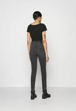 Even&Odd Damen T-Shirt Basic - Black 10 Even&Odd Damen T-Shirt Basic - Black -Even Und Odd Verkäufe 2b92324e449646beaa3f67614ed72d4d