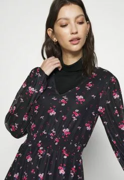 Even&Odd CINTERED V NECK ALL OVER MESH MINI VOLANT DRESS - Freizeitkleid - Black/red | Damen -Even Und Odd Verkäufe 75f913f2c45947c99d96d4f5eaa1a8ce