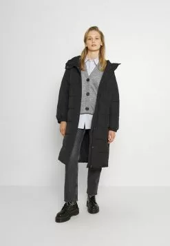 Even Und Odd Verkäufe -Even Und Odd Verkäufe 808e2b98270847199792f9eba29d300d