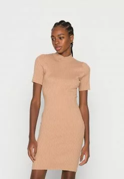 Even&Odd Damen PERKIN NECK SHORT SLEEVE DRESS - Strickkleid - Camel