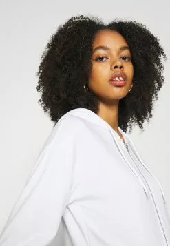 Even&Odd Damen BASIC HOODIE JACKET WITH POCKETS - Kapuzenpullover - White 15 Even&Odd Damen BASIC HOODIE JACKET WITH POCKETS - Kapuzenpullover - White -Even Und Odd Verkäufe 9cbb901a87714ec58425abd3f9145073