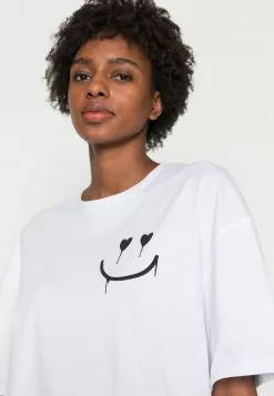 Even&Odd Damen LIZ KEEP SMILING DIASY BACK PRINT TEE - T-Shirt Print - White -Even Und Odd Verkäufe a998c0b5fd6a41d59f562db00a508882
