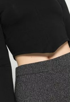Even&Odd Damen CROPPED LONG SLEEVE WITH POINTY HEM - Langarmshirt - Black -Even Und Odd Verkäufe ab7c119d2c1149c39c87b76e68107561
