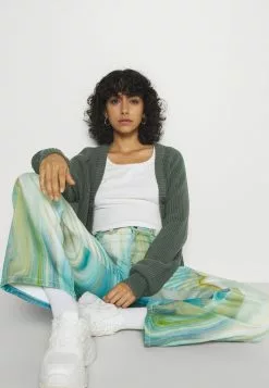 Even&Odd Damen BUTTON THROUGH CARDIGAN - Strickjacke - Green -Even Und Odd Verkäufe b4f8e5a9cf1c4e7f84eb1d3e33791cd8