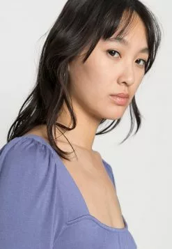 Even&Odd Damen SHIRRING DETAIL LONG SLEEVE CROP WITH GATHER - Langarmshirt - Blue -Even Und Odd Verkäufe bc04be7d80b849d980efcc9b6f9257a8