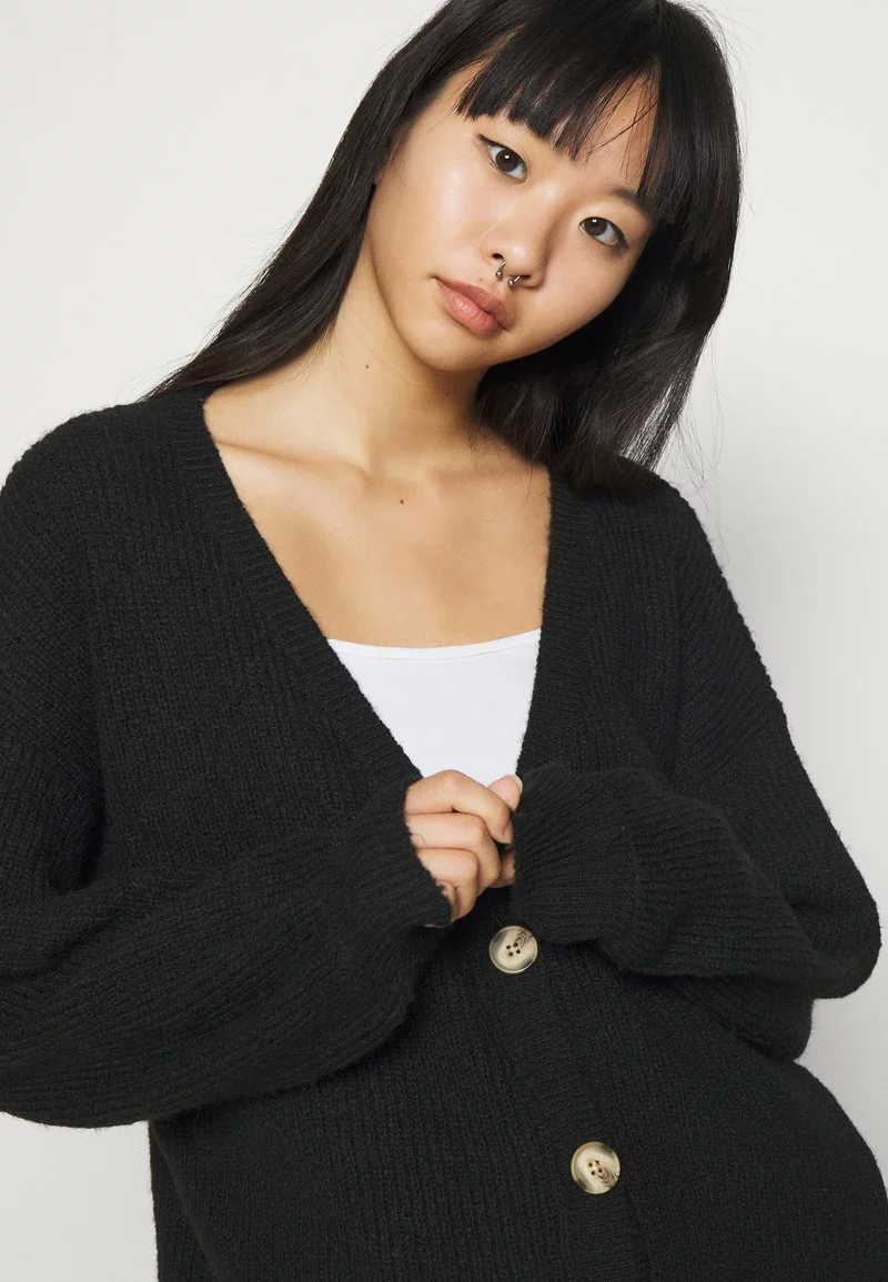 Even&Odd Damen MID LENGTH BUTTON DOWN - Strickjacke - Black 6 Even&Odd Damen MID LENGTH BUTTON DOWN - Strickjacke - Black – Bild 4