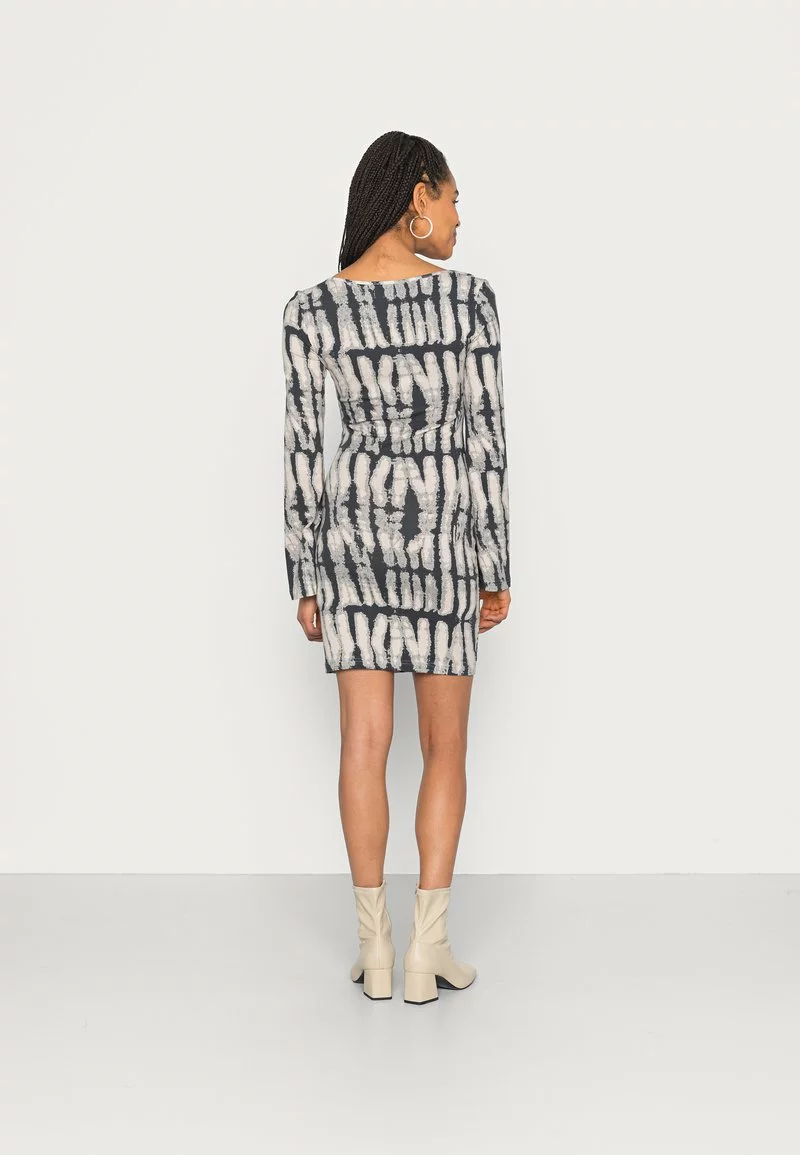 Even&Odd Damen FLARED SLEEVES DRESS 2 Pack - Freizeitkleid - Black/light Grey 5 Even&Odd Damen FLARED SLEEVES DRESS 2 Pack - Freizeitkleid - Black/light Grey – Bild 3