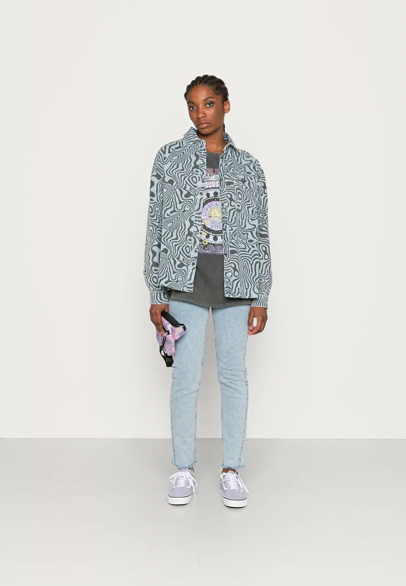 Even&Odd Damen LIZ ACID WASH FOCUS THE GOOD SUN TEE - T-Shirt Print - Black 4 Even&Odd Damen LIZ ACID WASH FOCUS THE GOOD SUN TEE - T-Shirt Print - Black – Bild 2