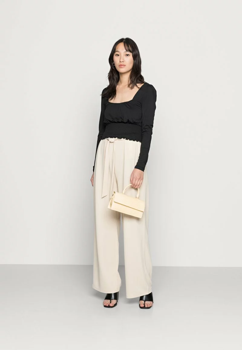 Even&Odd Damen SHIRRING DETAIL LONG SLEEVE CROP WITH GATHER - Langarmshirt - Black 4 Even&Odd Damen SHIRRING DETAIL LONG SLEEVE CROP WITH GATHER - Langarmshirt - Black – Bild 2